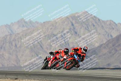 media/Dec-01-2025-Moto Forza (Mon) [[2daa91e15f]]/1-Advanced Group/Session 4 Turn 9/